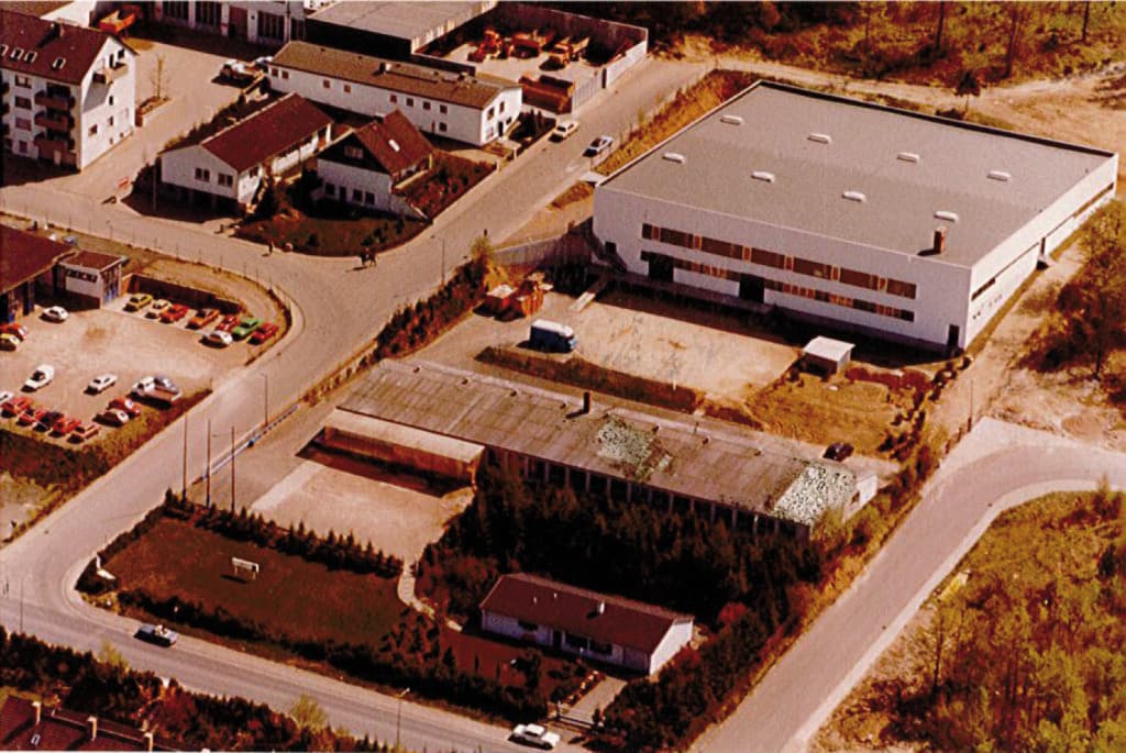Move to Taunusstein-Wehen to the current company headquarters