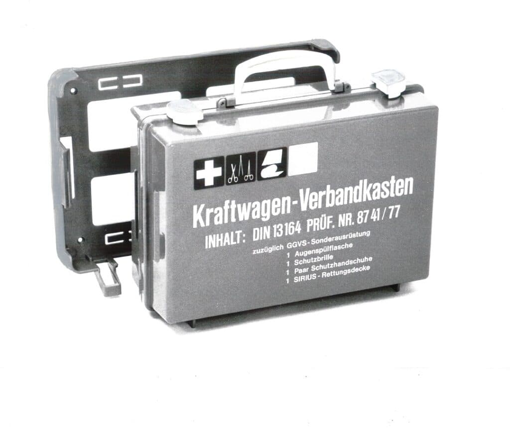 Introduction of first aid kit "Program 2000 CD" in orange as signal color for rescue service
